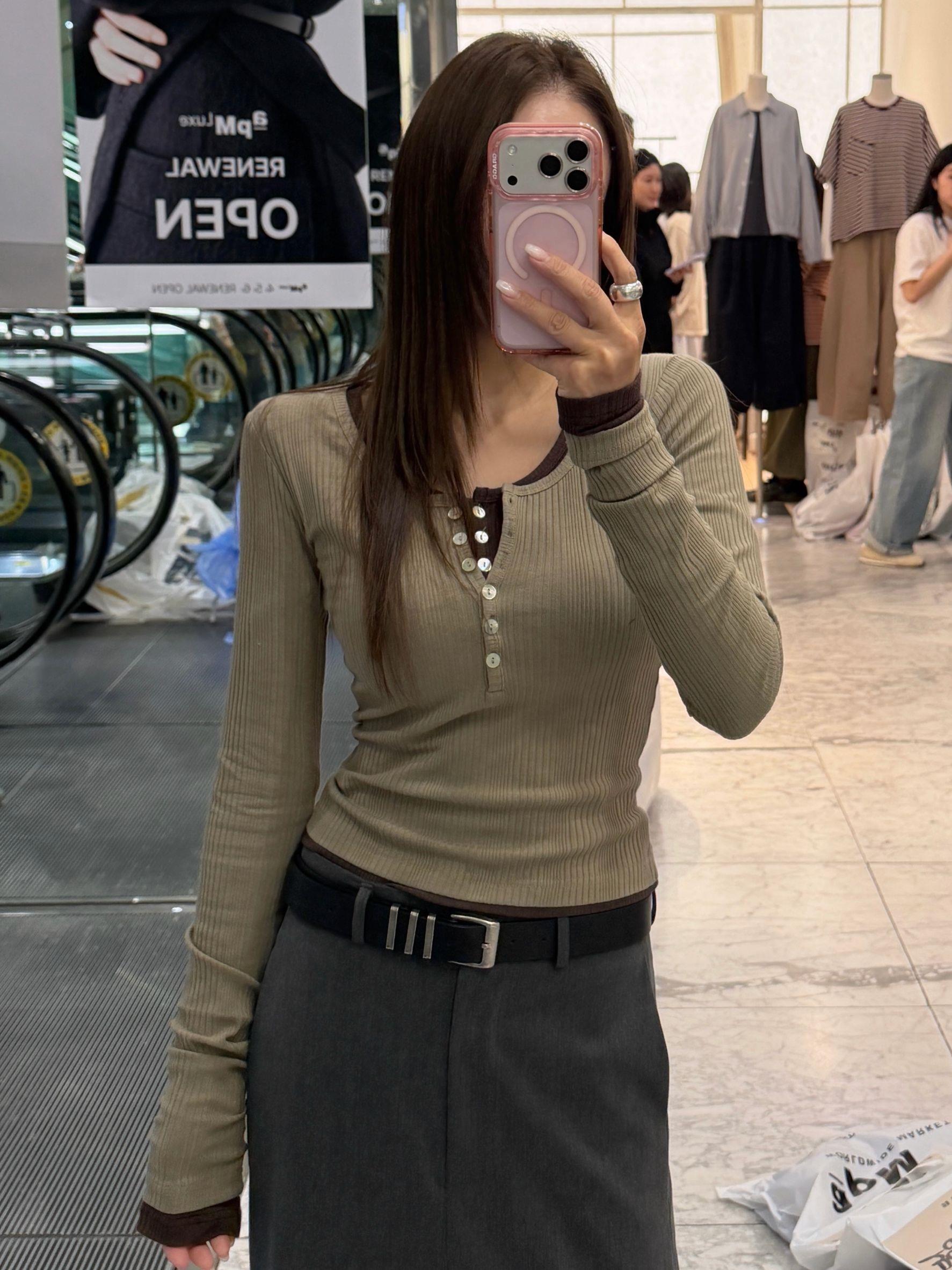 貝殼排扣坑條上衣